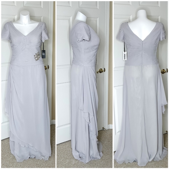 It's My Party! Dresses & Skirts - It's My Party! pleated chiffon gown sz 16 NWT